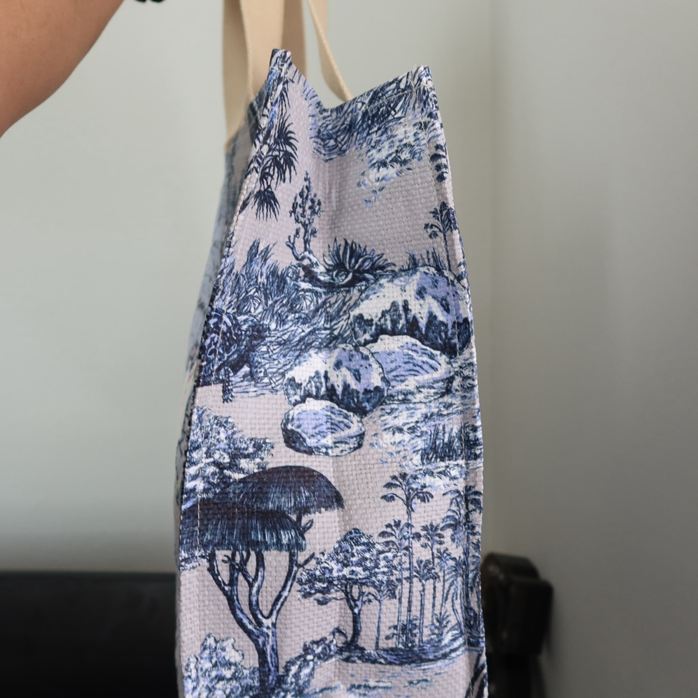 DIOR Beauty Around the World Tote Bag - Picture 3 of 4